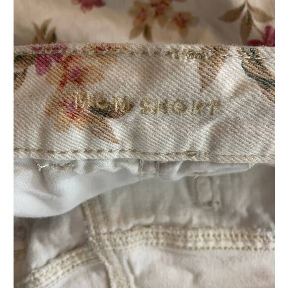 American Eagle 4" Floral Mom Shorts High Waisted Denim Cuffed Plus Size 16 - Picture 5 of 9